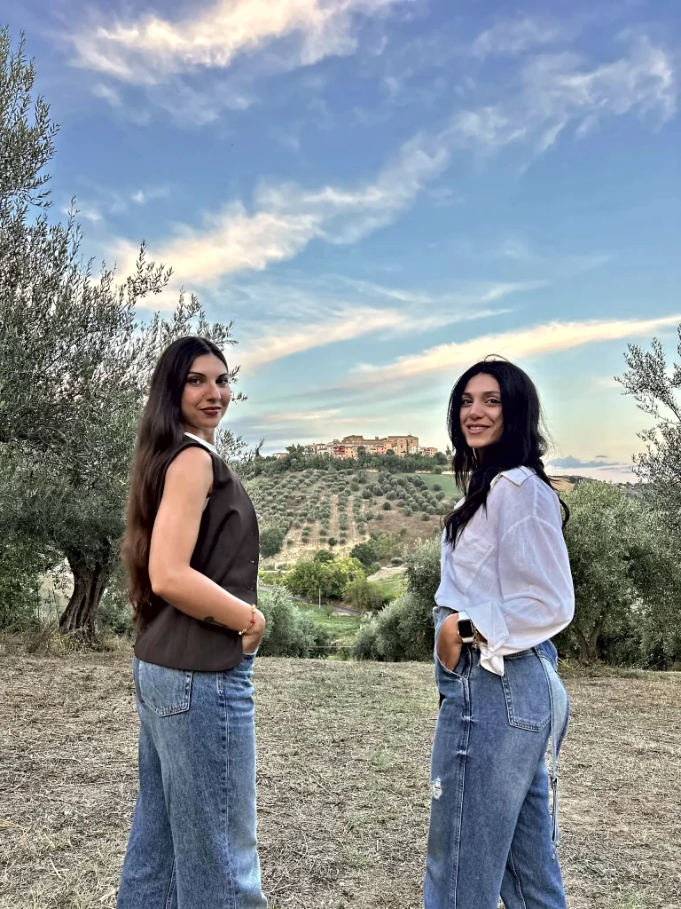 Tavola imbandita con specialit&agrave; italiane